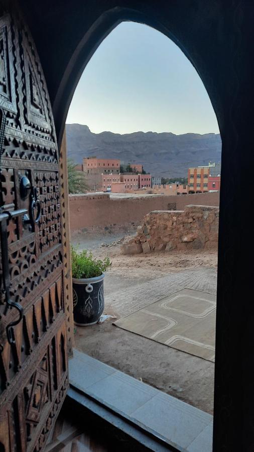 Dar Ilyana Hotel Ait Tiourhza Exterior foto