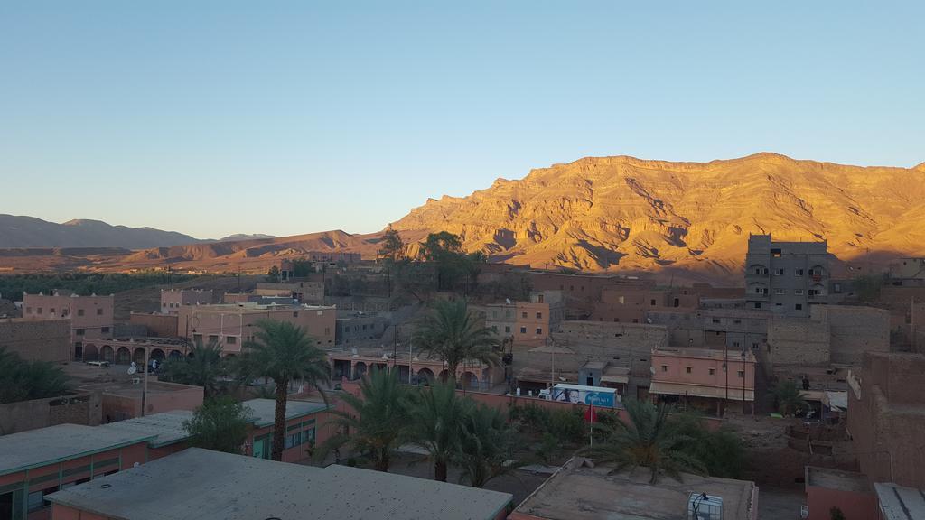 Dar Ilyana Hotel Ait Tiourhza Exterior foto